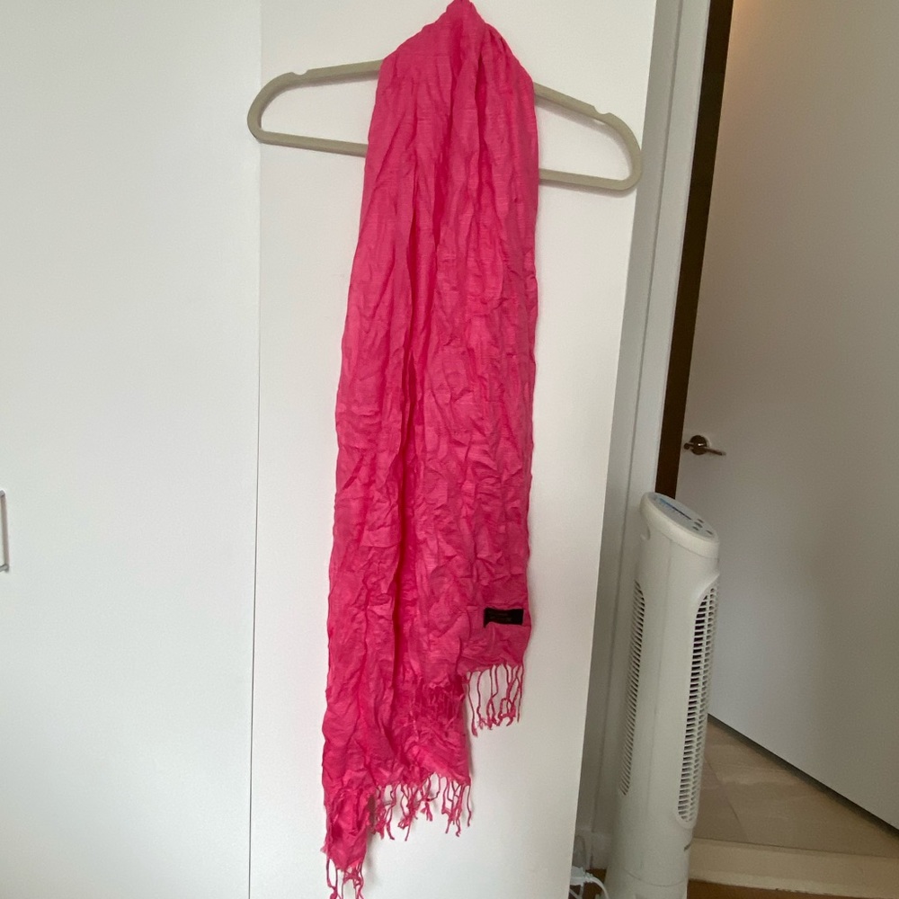 100% silk Pink fringe scarf